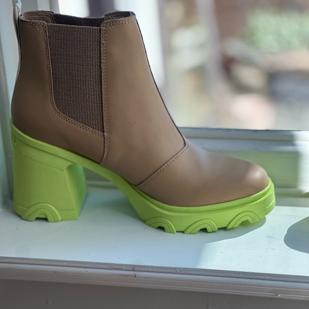 Sorel Tan Heeled Boots with Neon Green Sole - Picture 2 of 6